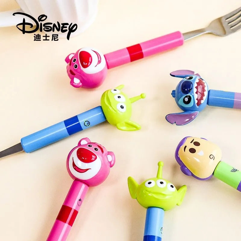 Vajilla creativa de animación de dibujos animados de oso fresa de Toy Story de Disney, bonita muñeca, cuchara, tenedor de acero inoxidable, vajilla para bebé