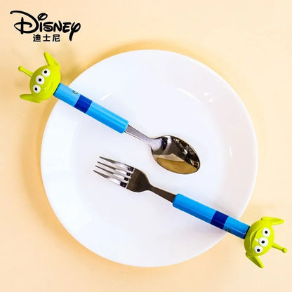 Vajilla creativa de animación de dibujos animados de oso fresa de Toy Story de Disney, bonita muñeca, cuchara, tenedor de acero inoxidable, vajilla para bebé